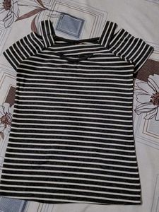 🖤 Classic Striped Cold-Shoulder Tee –