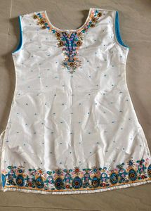 Embroidered Sleeveless Kurti