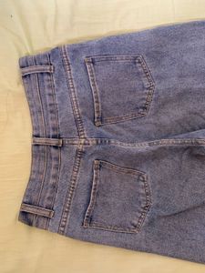 Frayed Hem Mom Jeans