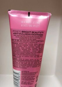 Pond&#39;s Bright Beauty Facewash
