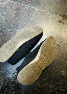 Black Sneakers Size 5