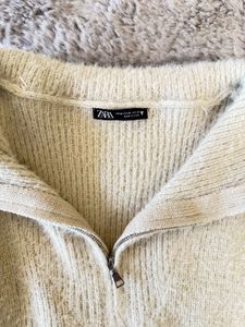 ZARA brand Cozy Knit Sweater With Zipper🌨️