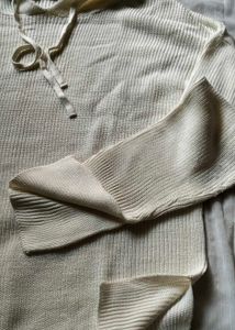 Cream Hoodiewintwr wear