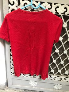 Red Ucb Top