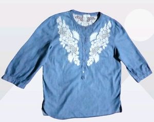 Soft Denim Embodeiry Top