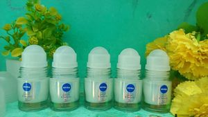5 Rollers Combo Nivea Pearl &amp; Beauty Deodorant💥