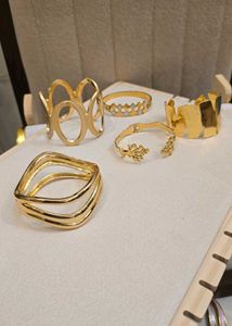 Gold Bracelets - The Everyday Luxe Stack