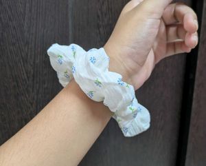 2 Fluffy Scrunchies