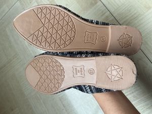 Patterned Pointed-Toe Flats