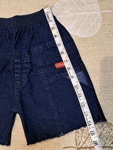 Girl&#39;s denim shorts