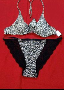 Stylish Bikini Set 🖤🌼