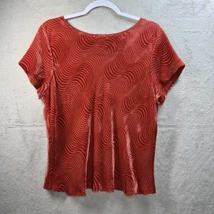 Velvet Shimmery, Half Sleeve Round Neck Top