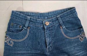 Combo Of Denim Jeans &amp; Capri (Female)