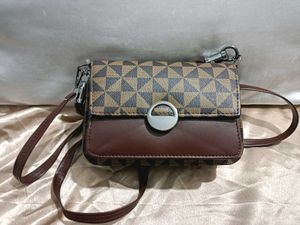 Womens Hand Bag / Purse
