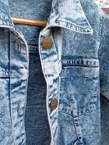 Stylish short women denim jacket