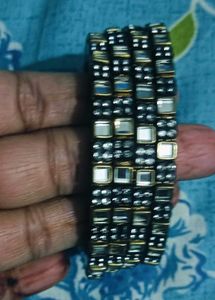 I&#39;m Selling Dis Cause I Have Any Bangles