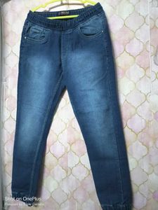 BUpgrade your style with versatile denim jeans