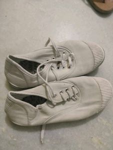 Sneaker