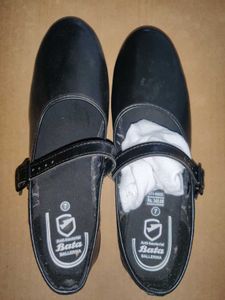 Bata school shoe