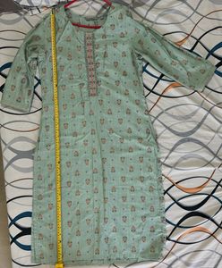 Avaasa Floral Print Kurti