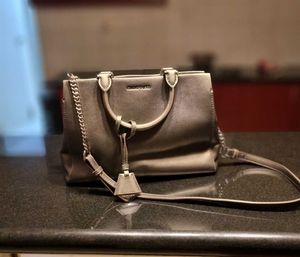 CHARLES AND KEITH OG MEDIUM TOTE BAG PEWTER