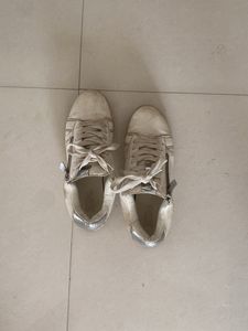 Used White Casual Shoes