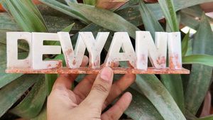 Resin Alphabet Name Stand
