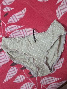 Briefs 2