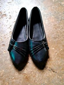 Black Pointed Toe Flats