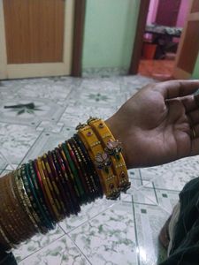 Thread Bangle In Kundan Design