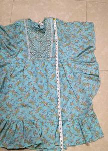 Women&#39;s Top.Size 34.Length 37.
