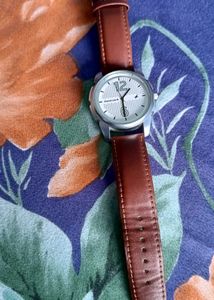Trendy New Watch Of Fastrack,Colour-brown.For,Formal Outfit,Causal Outfit,Etc.