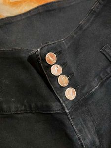 8 Jeans For 600