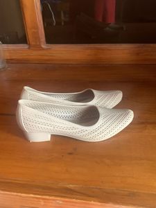 Ladies Shoe