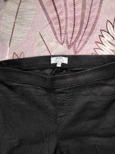🌸Black Pull-On Jeggings