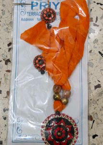 Set Of 4 Necklace With Earrings