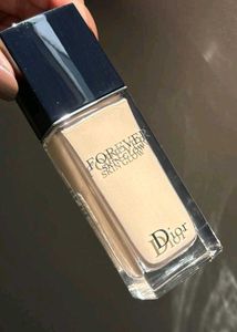 Dior Skin Glow 24H Hydrating Radiant Foundation