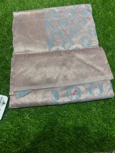 Cotton Saree With Golden Zari Work