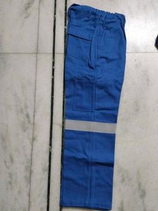 Cotton Never used cargo with multiple pockets