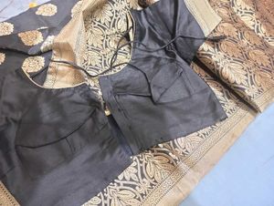 Elegant Black &amp; Gold Banarasi Saree