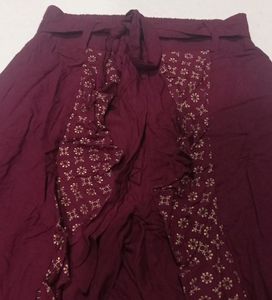SKIRT RFL WITH GOLD BORDER PRINT PAINT