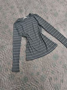 FOREVER 21 Striped Long Sleeve Top