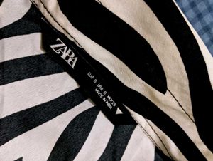📢Zara Zebra Print Top📢