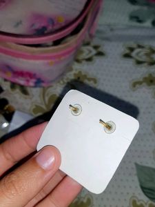 [New] Traditional Gold And Crystal Earring