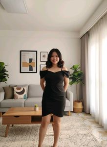 Chic Black Off-Shoulder Mini Dress