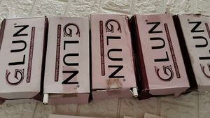 Glun Black Stickers With White Pencil