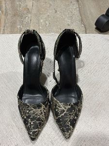 Elegant Black & Gold Heels