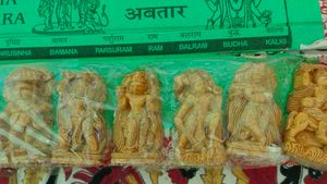 Vintage Dasha Abatara Figurine Set
