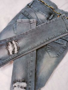 Ripped Jeans 👖