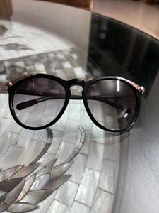Chic Black & Gold Sunglasses